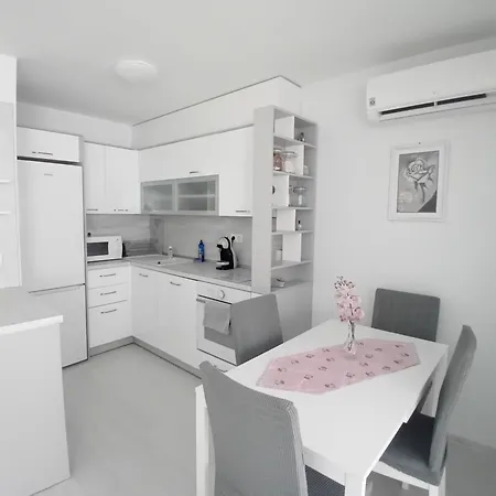Appartement Апартамент За Гости При Ели *